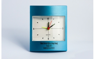 Turged Logolu Masa Saati